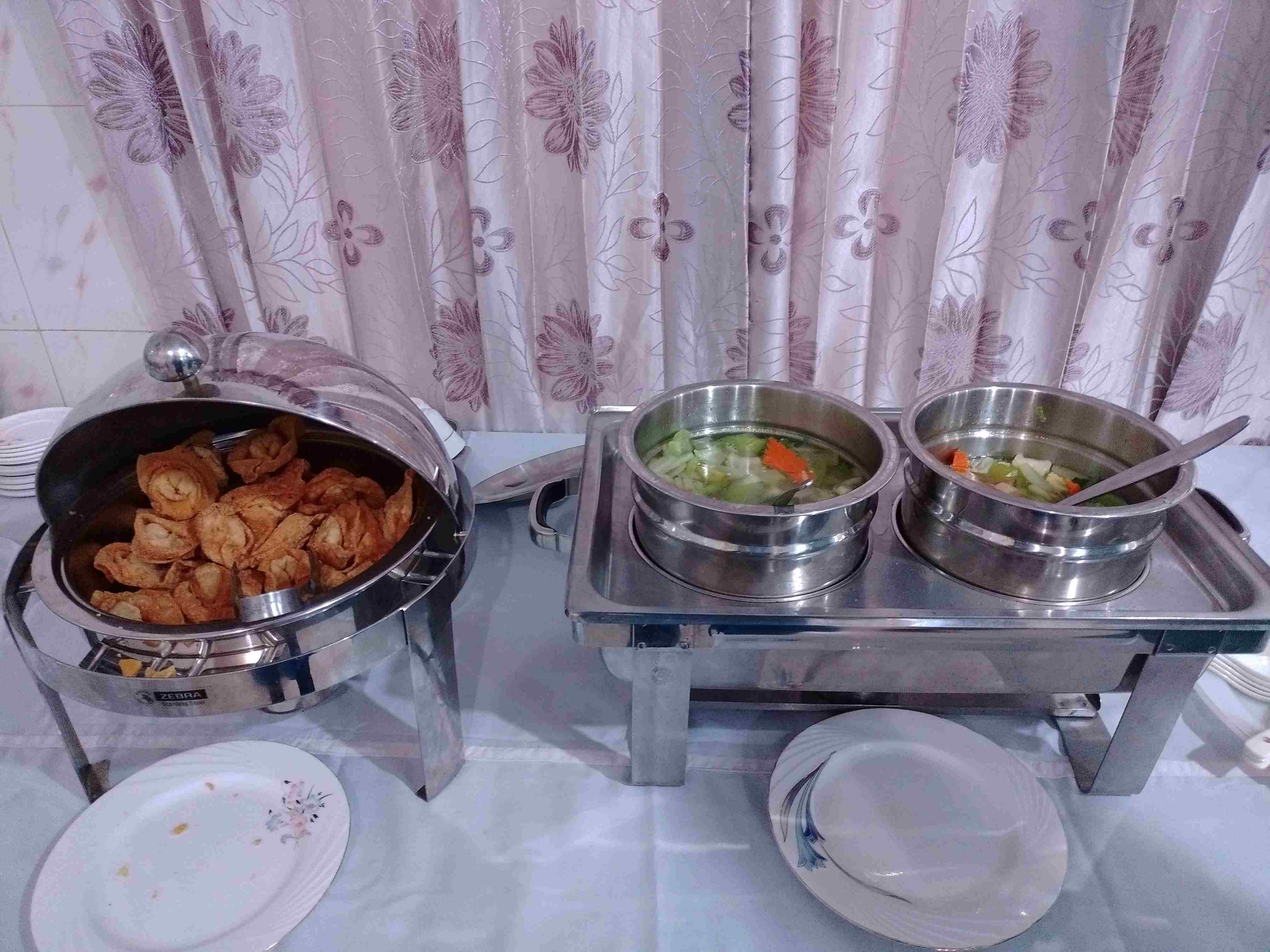  dining food
